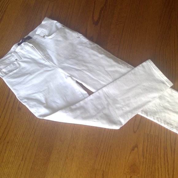 Gloria Vanderbilt "Amanda" Size 4 Petite Straight Leg White Cotton Jeans - Picture 2 of 11